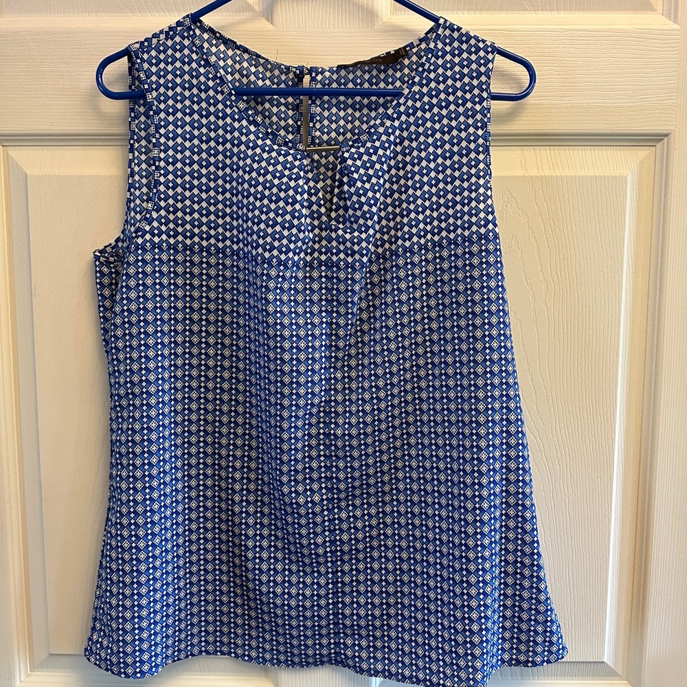 The Limited Sleeveless top- size L